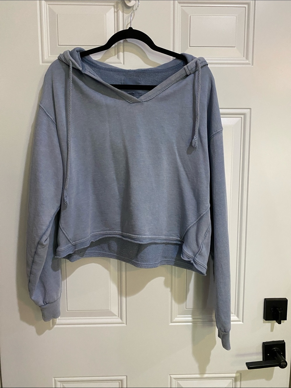 American Eagle Outfitters Cropped Hoodie